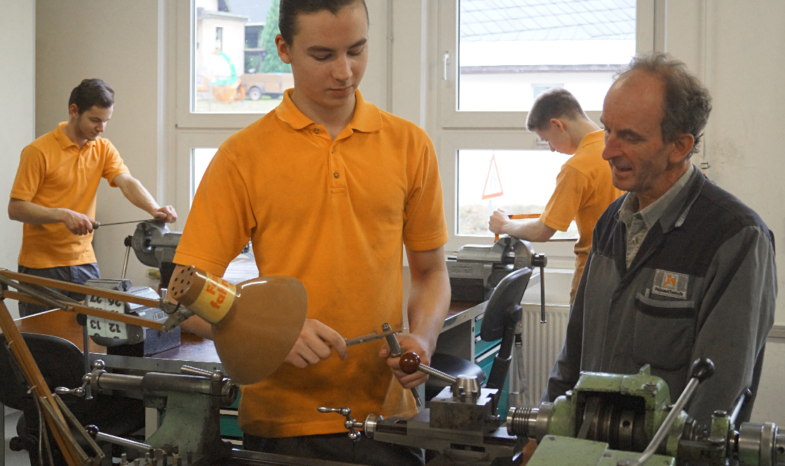 FeinwerkTechnik Geising - Ausbildung zum Zerspanungsmechaniker/in und Industriemechaniker/in